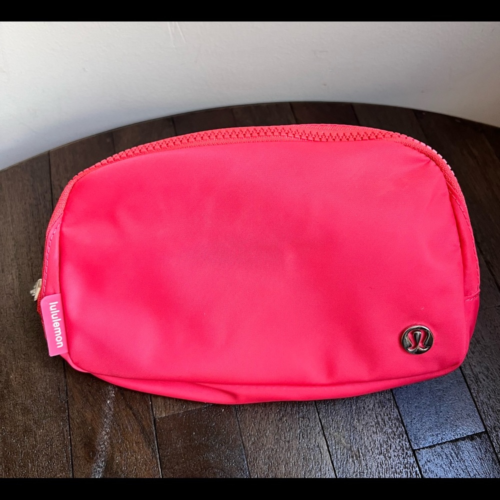 NWT Rare Lululemon Everywhere Belt Bag - Pale Raspberry